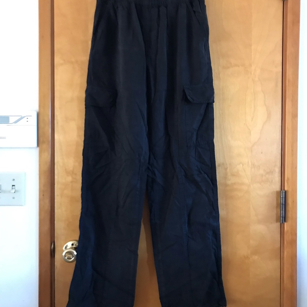 Forever 21 Women Black Cargo Pants